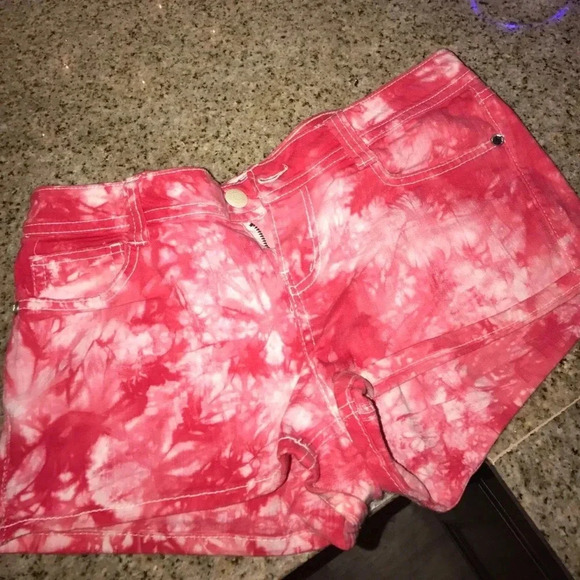 Red tie dye shorts - Picture 1 of 3